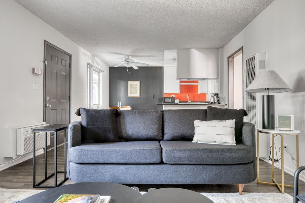 Photo of Livingroom in Burbank