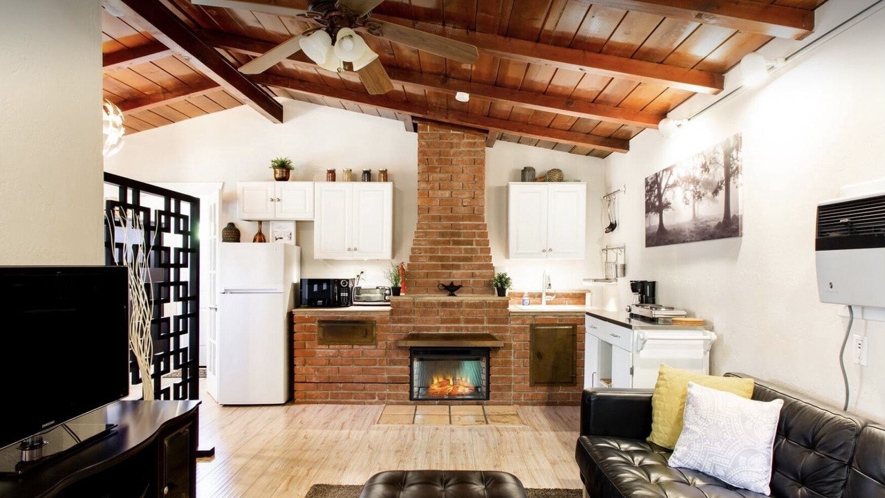Photo of Livingroom in Reseda