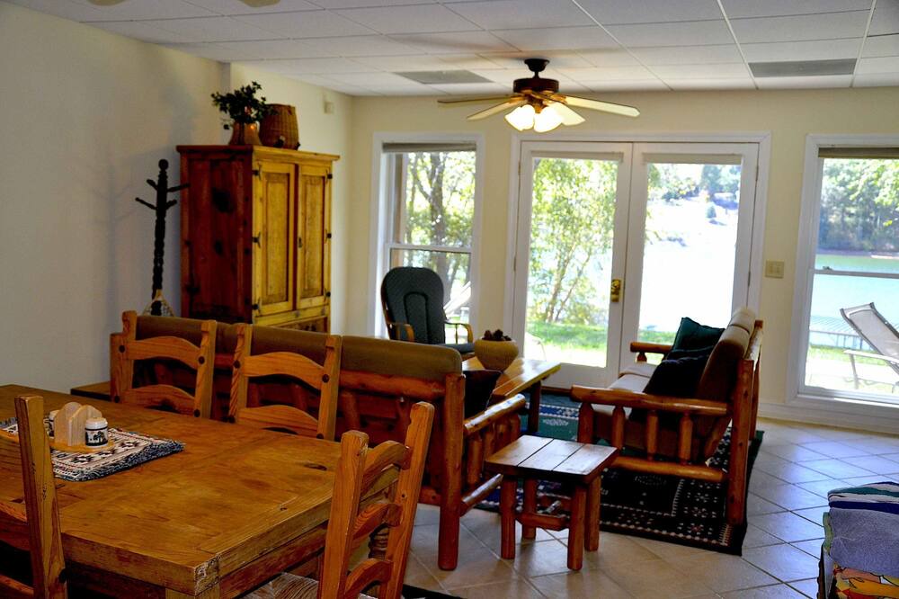 Photo of Outdoor in Hiawassee