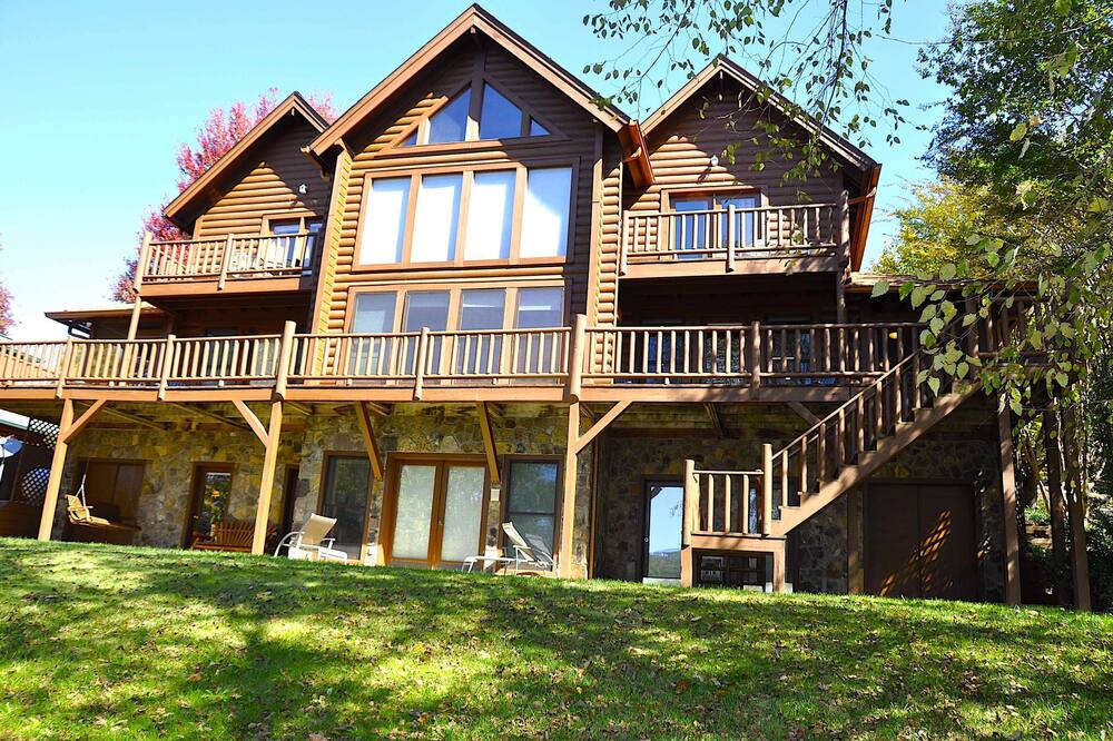 Photo of Outdoor in Hiawassee