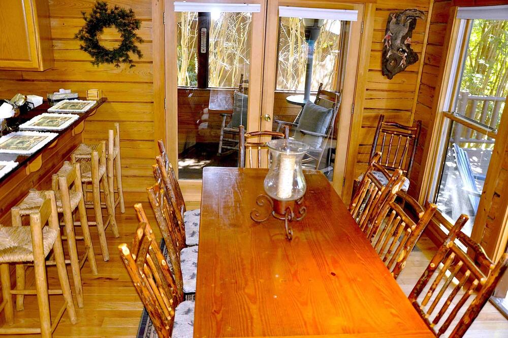 Photo of Others in Hiawassee