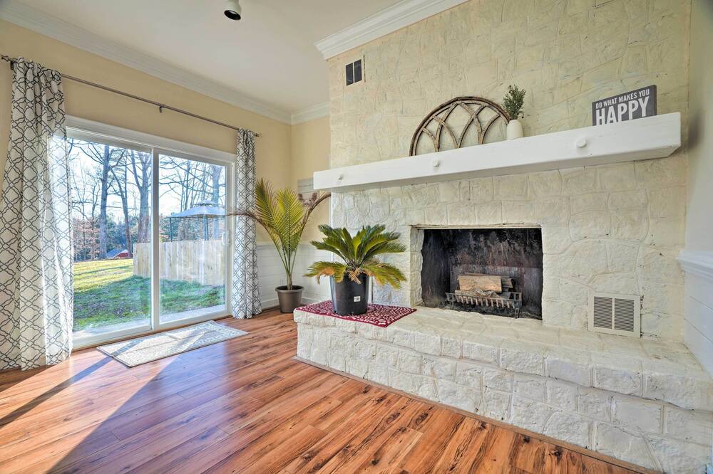 Photo of Livingroom in Midlothian