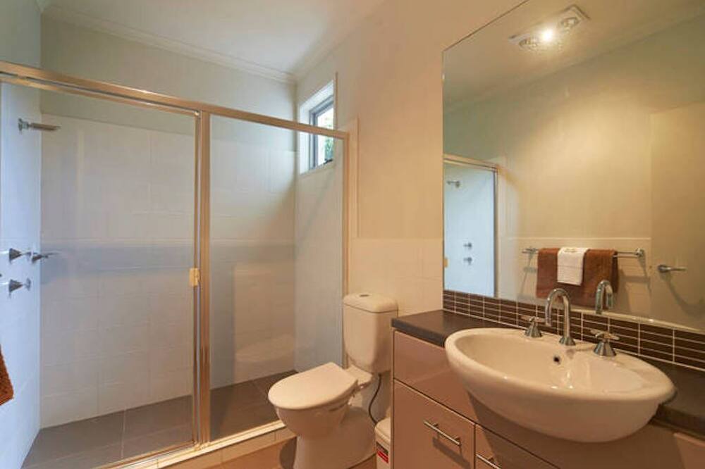 Photo of Bathroom in Cranebrook