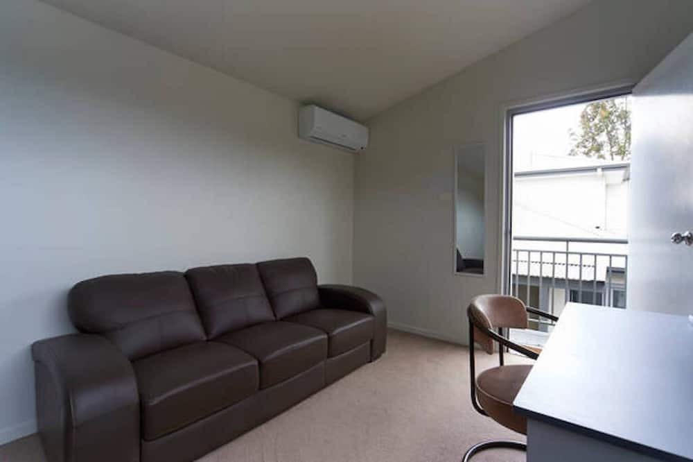 Photo of Livingroom in Cranebrook