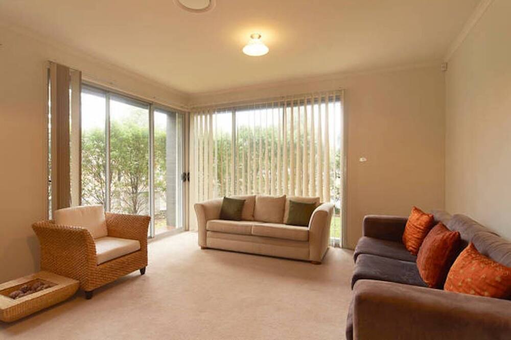 Photo of Livingroom in Cranebrook