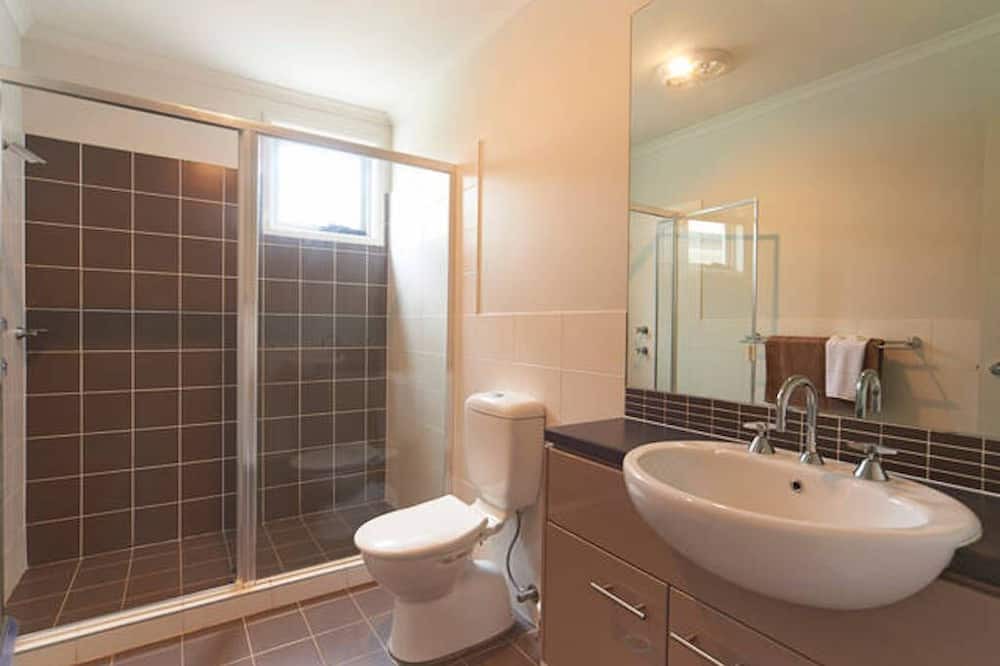Photo of Bathroom in Cranebrook