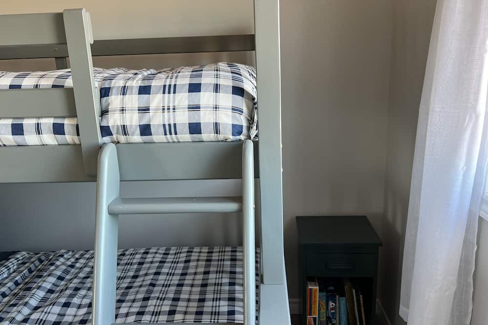 Photo of Bedroom in Darnley