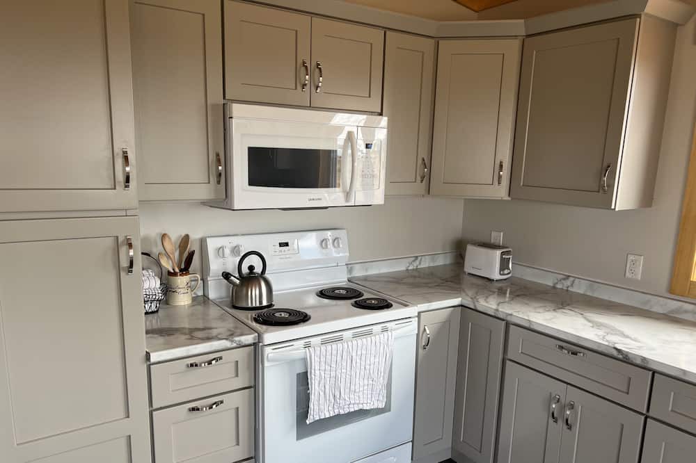 Photo of Kitchen in Darnley