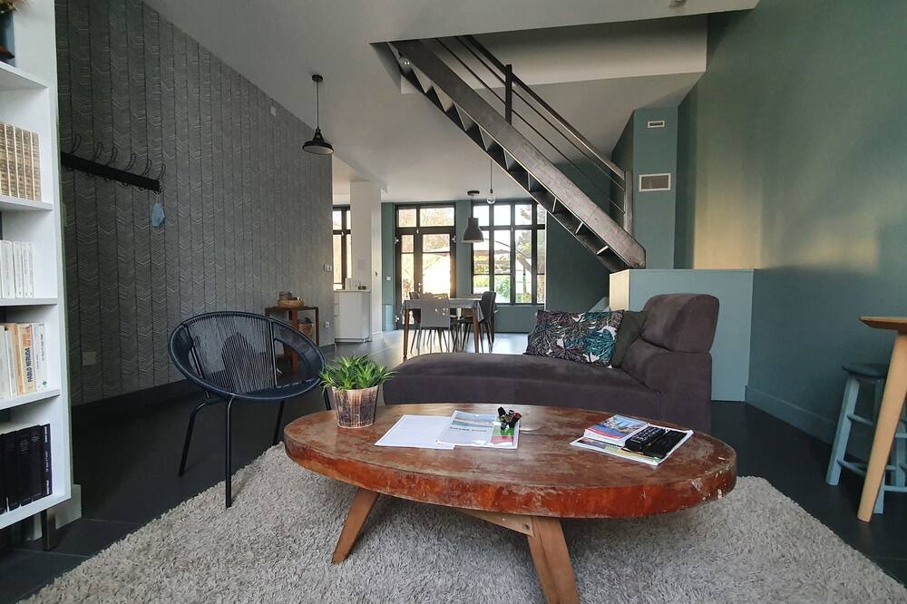 Photo of Livingroom in Talence