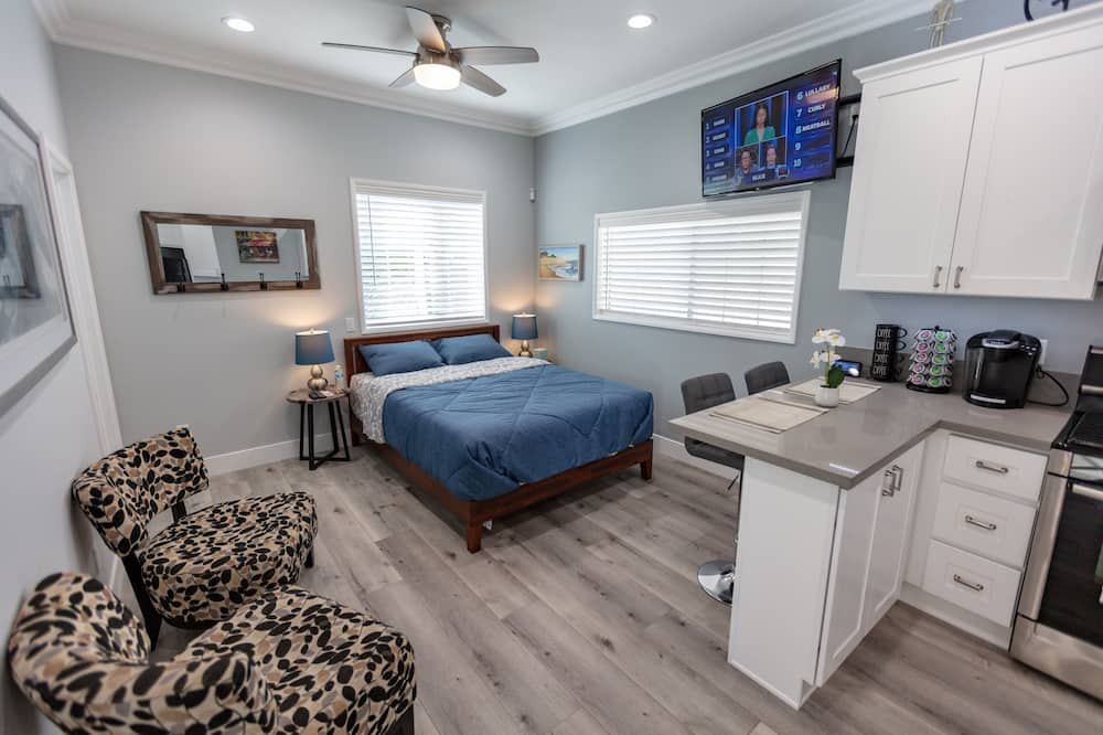 Photo of Bedroom in Reseda