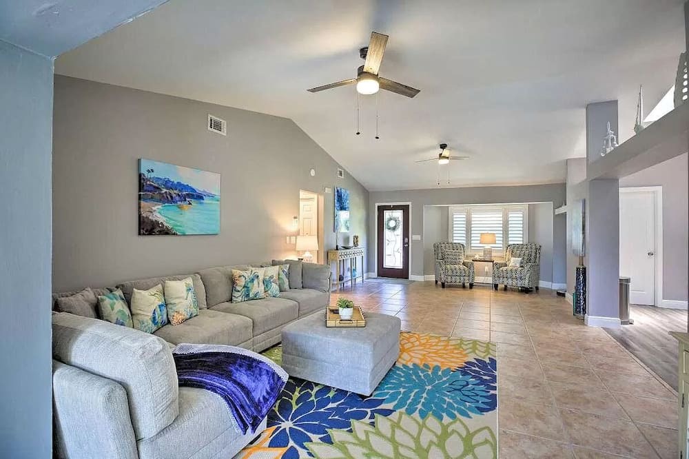 Photo of Livingroom in Kitchener