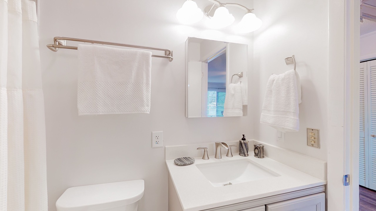 Photo of Bathroom in Hiawassee
