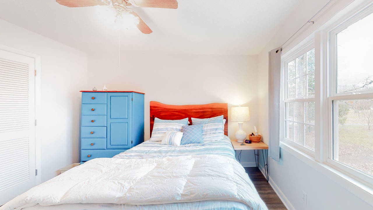 Photo of Bedroom in Hiawassee