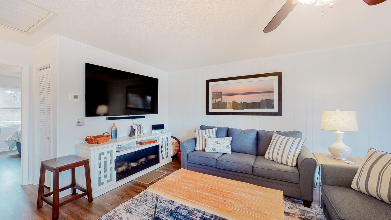 Photo of Livingroom in Hiawassee