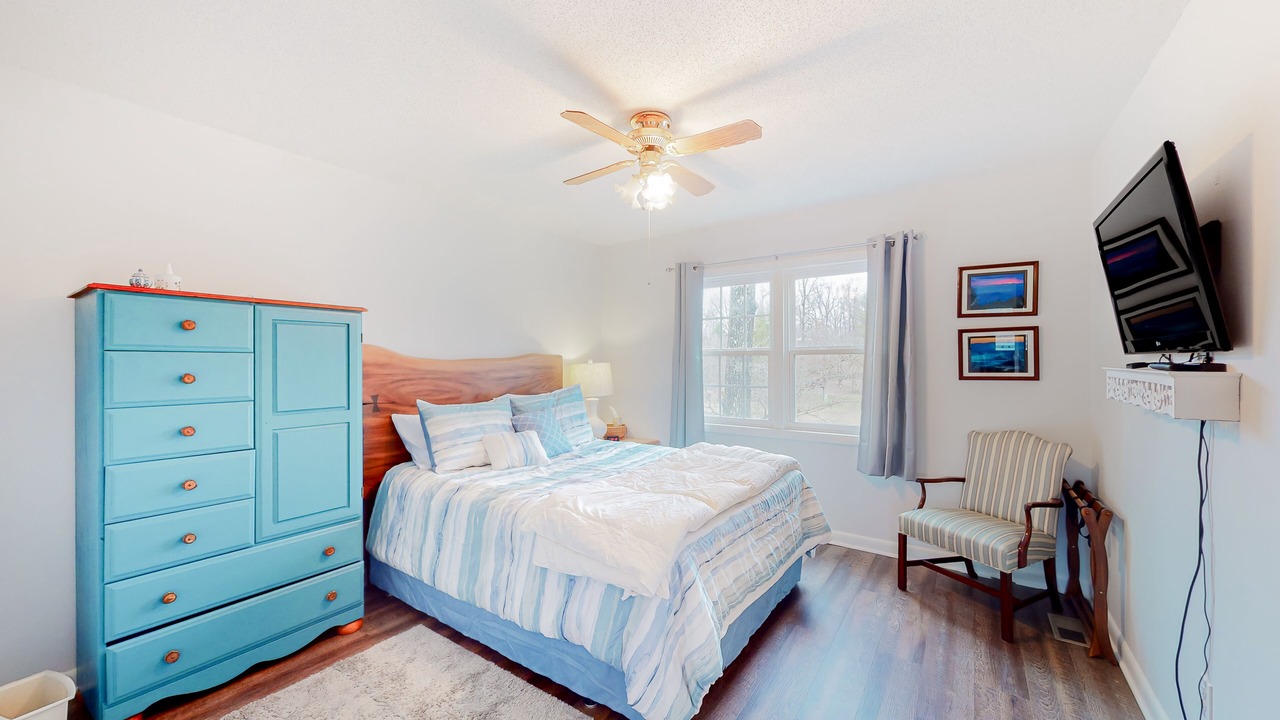 Photo of Bedroom in Hiawassee