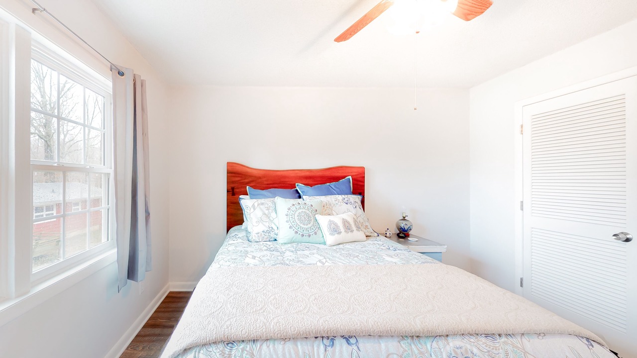 Photo of Bedroom in Hiawassee