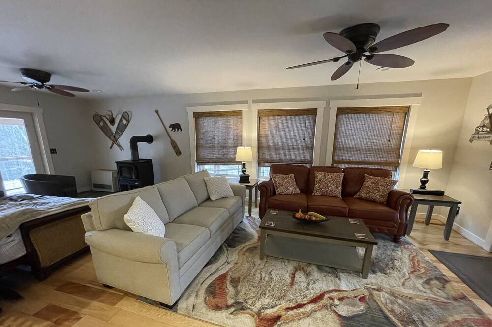 Photo of Livingroom in Flat Top