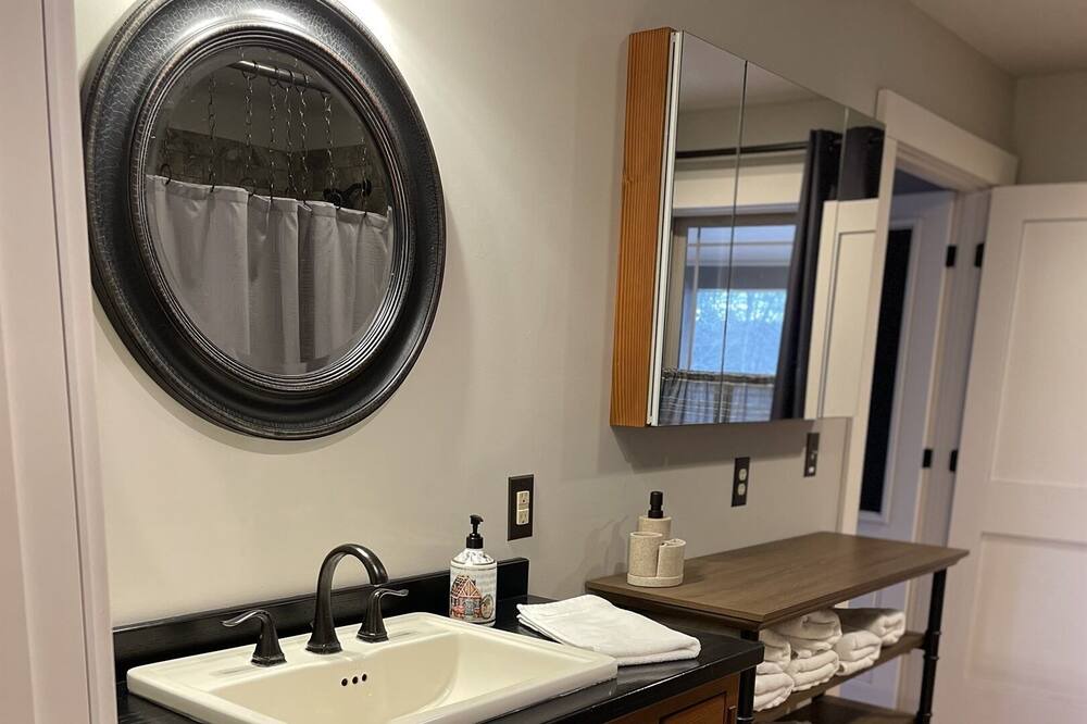 Photo of Bathroom in Flat Top