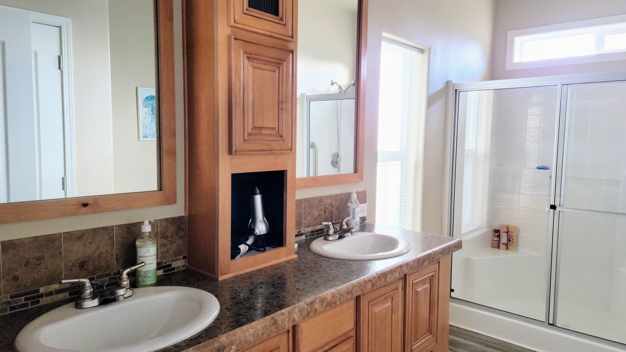 Photo of Bathroom in Harbor