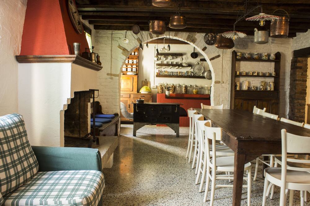 Photo of Livingroom in Codogne