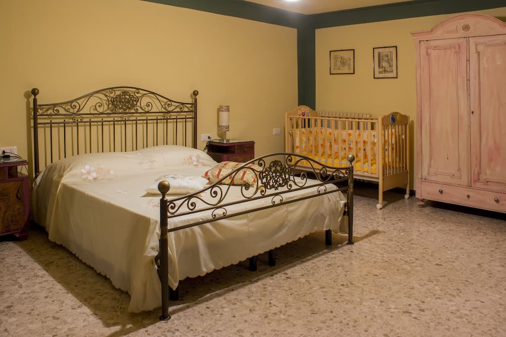 Photo of Bedroom in Codogne