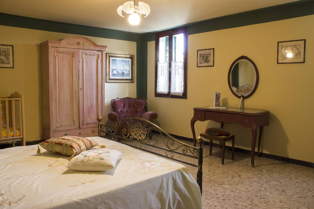 Photo of Bedroom in Codogne