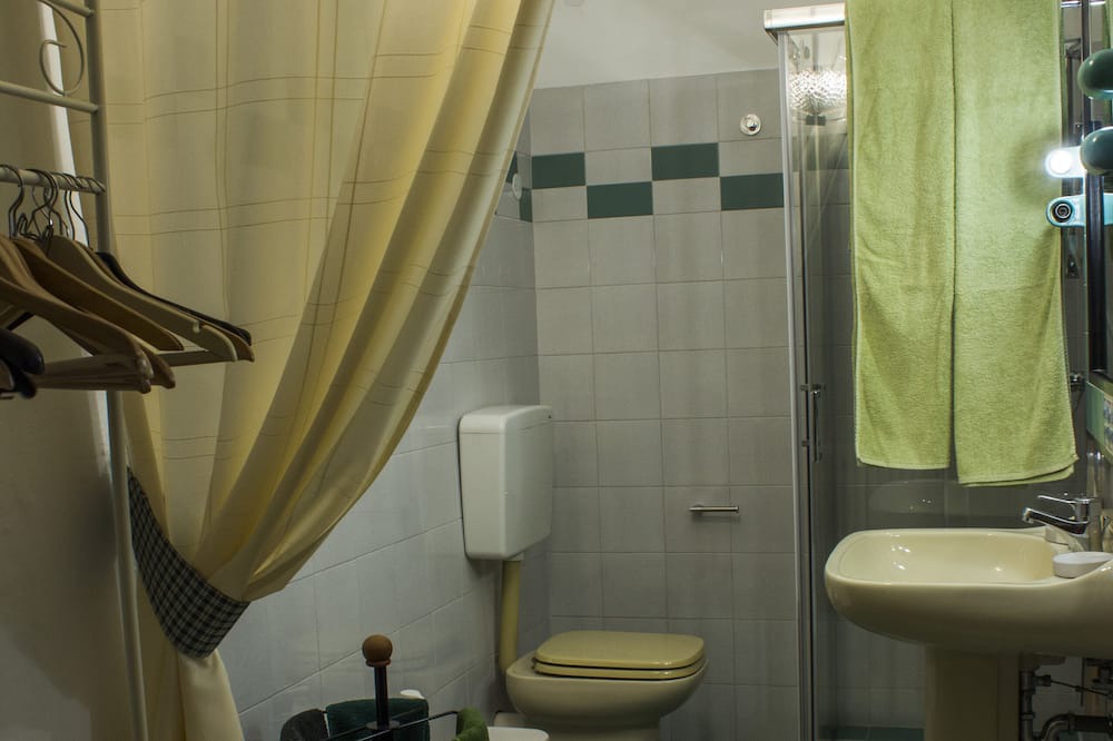 Photo of Bathroom in Codogne