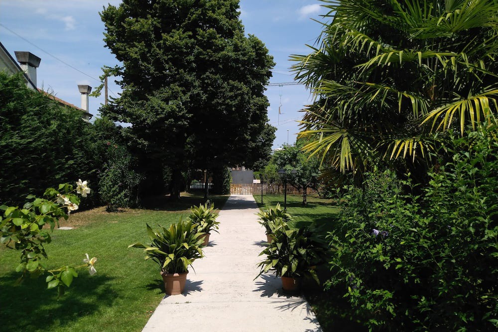 Photo of Outdoor in Codogne