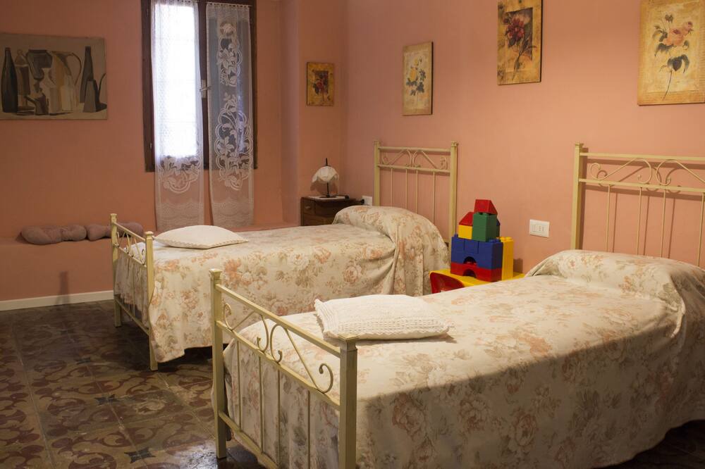 Photo of Bedroom in Codogne