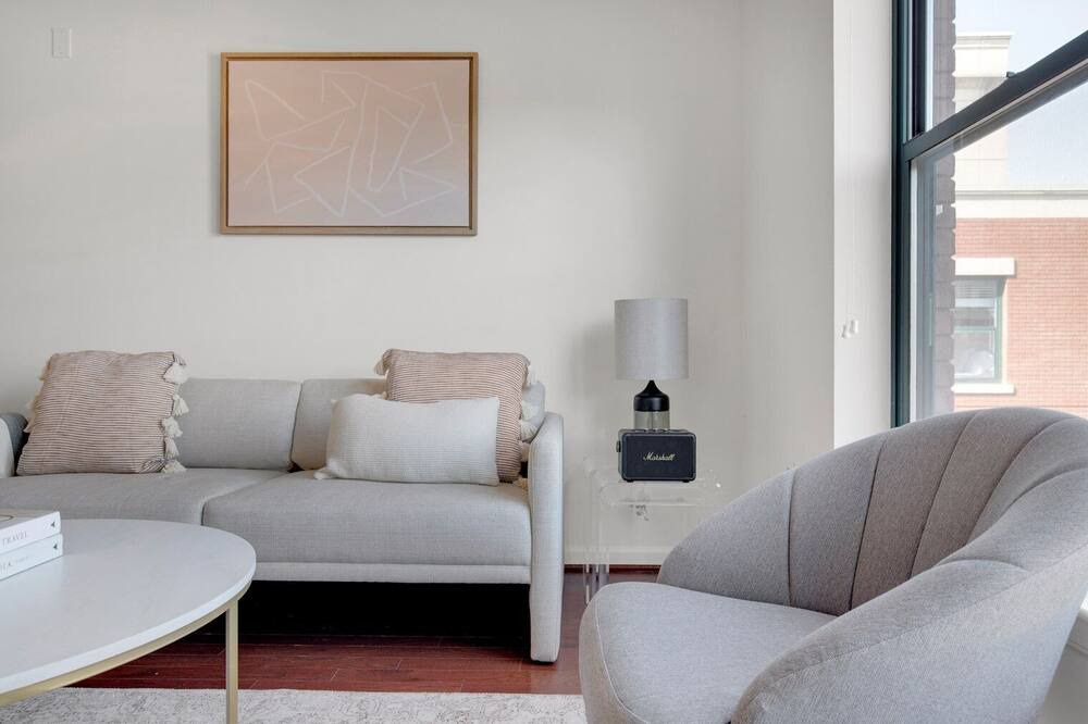 Photo of Livingroom in Logan Circle