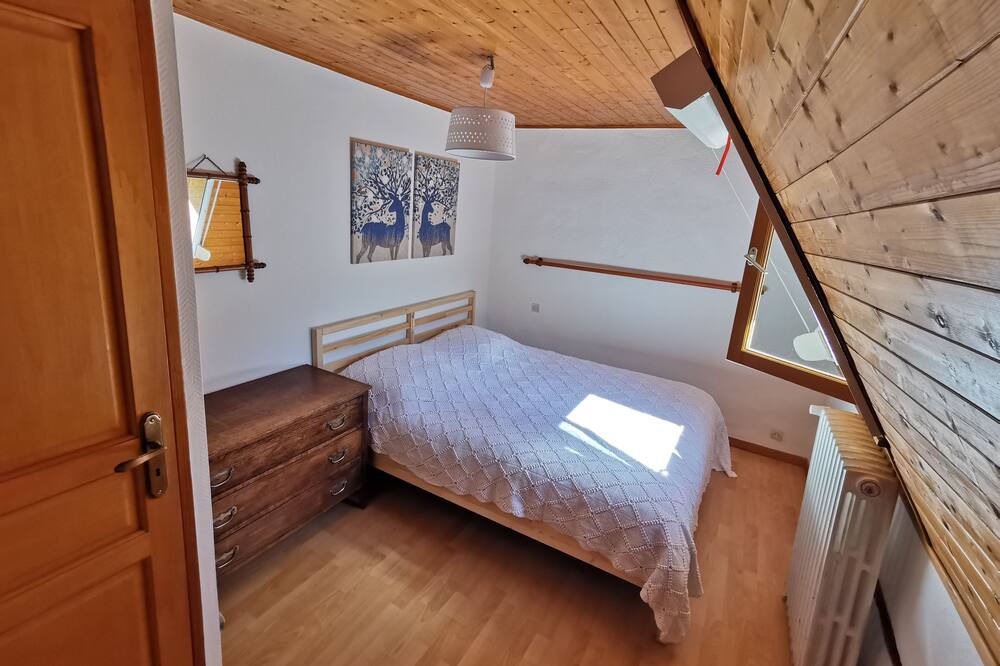 Photo of Bedroom in Vic-sur-Cere
