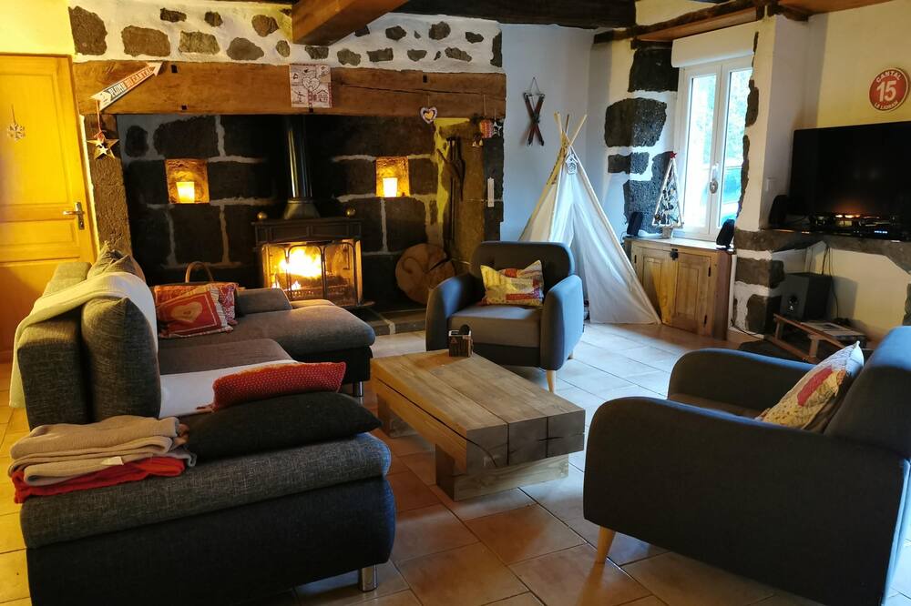 Photo of Livingroom in Vic-sur-Cere