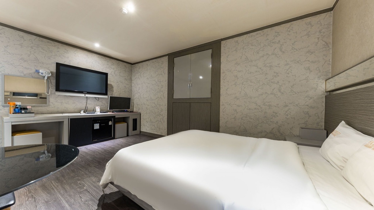 Photo of Bedroom in Araemojong