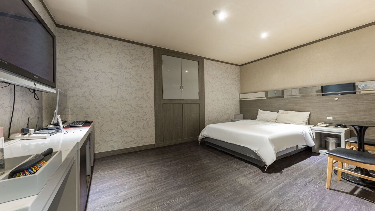 Photo of Bedroom in Araemojong