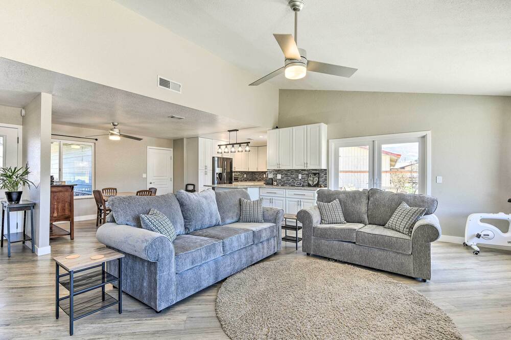 Photo of Bedroom in Golden Hills