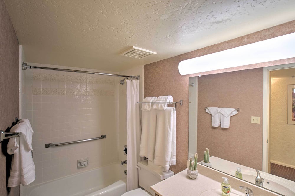 Photo of Bathroom in Inner Circle