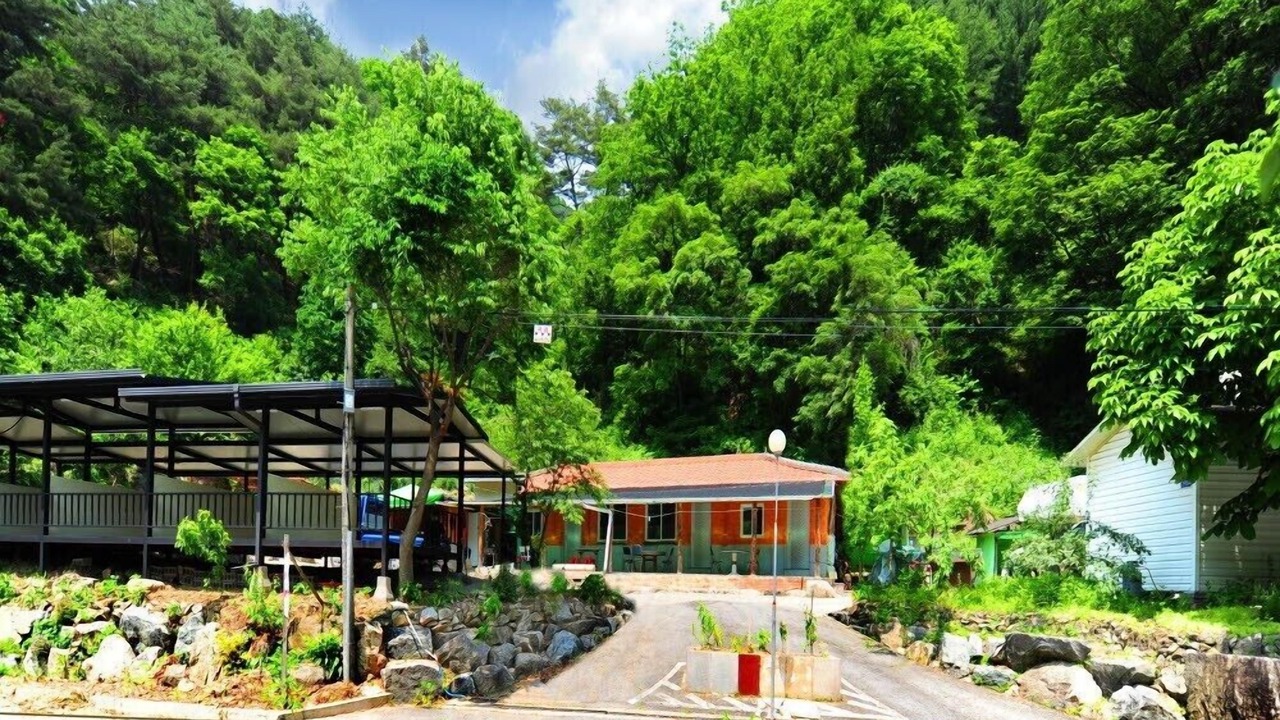 Photo of Outdoor in Buk