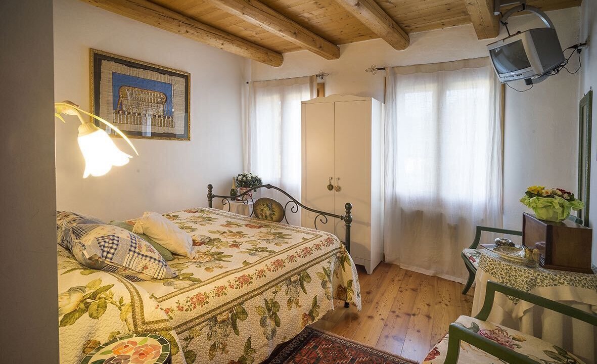 Photo of Bedroom in Miane