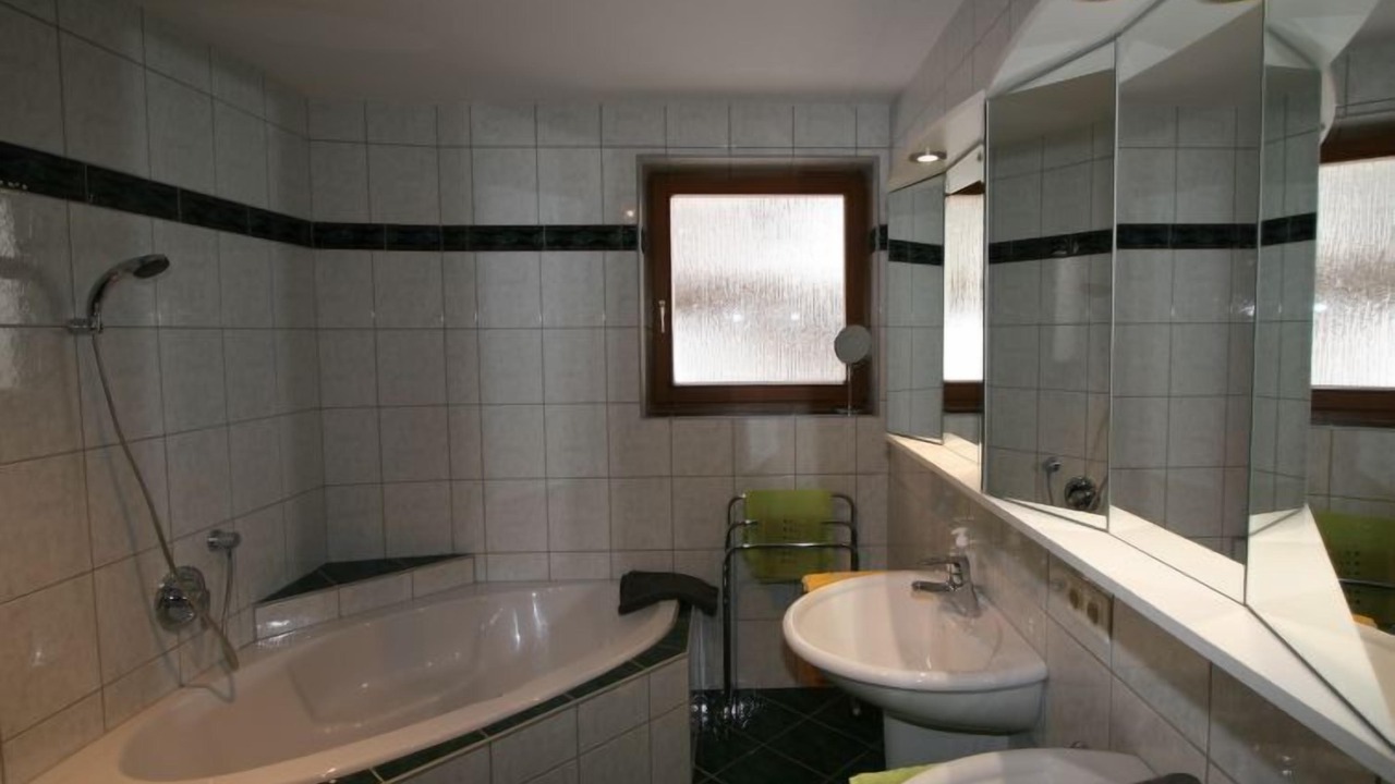 Photo of Bathroom in Fuegen