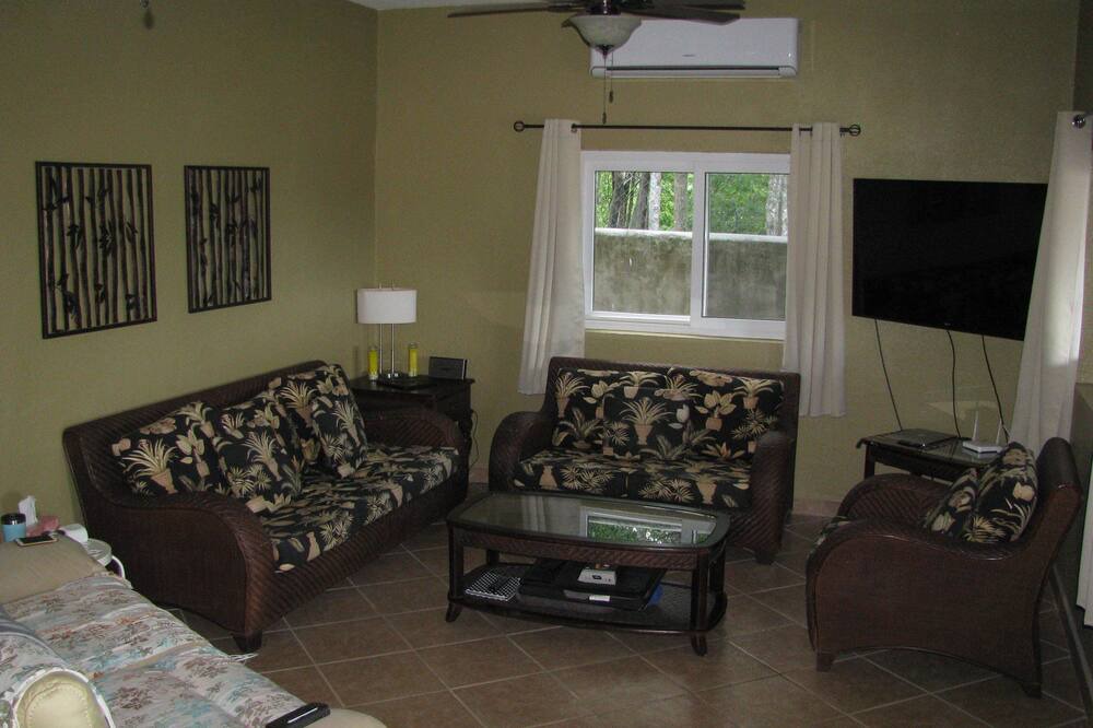 Photo of Livingroom in West End