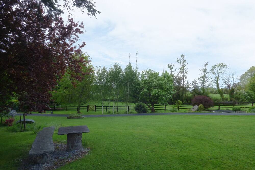 Photo of Outdoor in Ninemilehouse