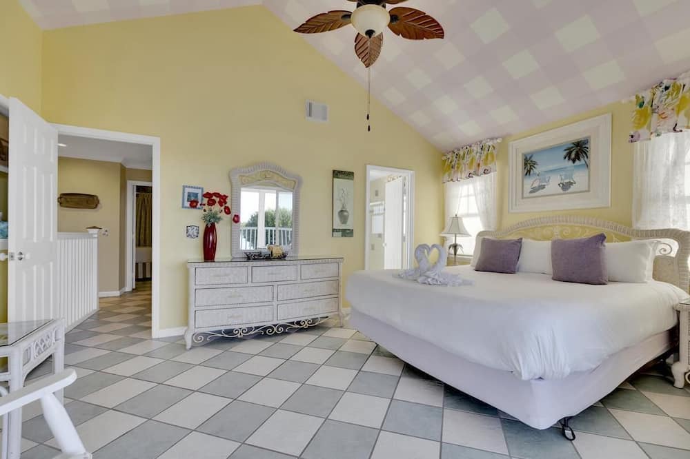 Photo of Bedroom in Marathon