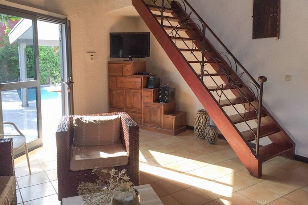 Photo of Livingroom in Same