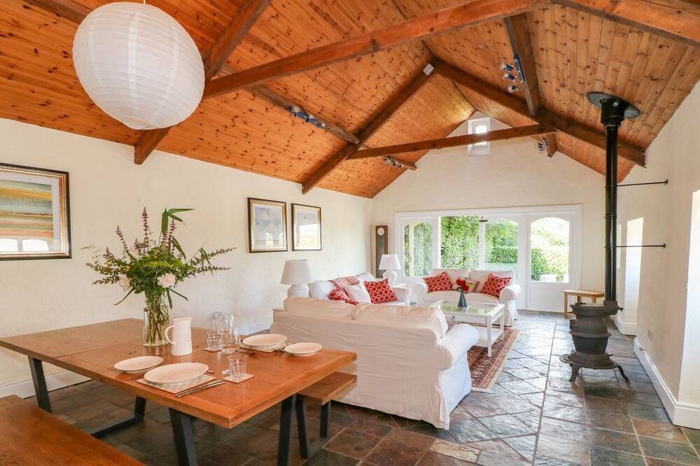 Photo of Livingroom in Knockaderry Cross Roads