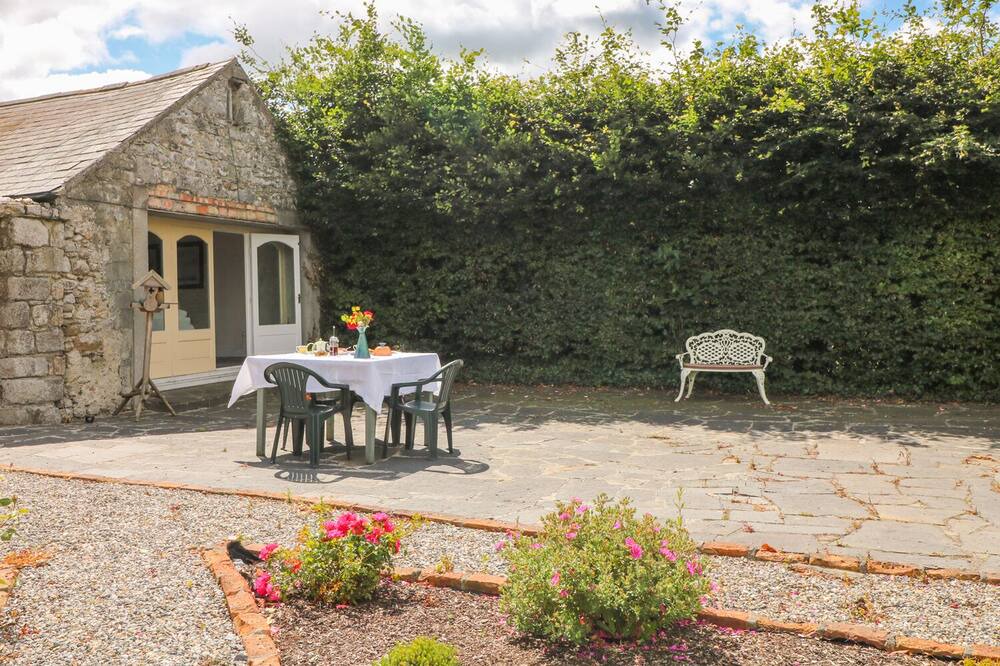 Photo of Patio Balcony in Knockaderry Cross Roads