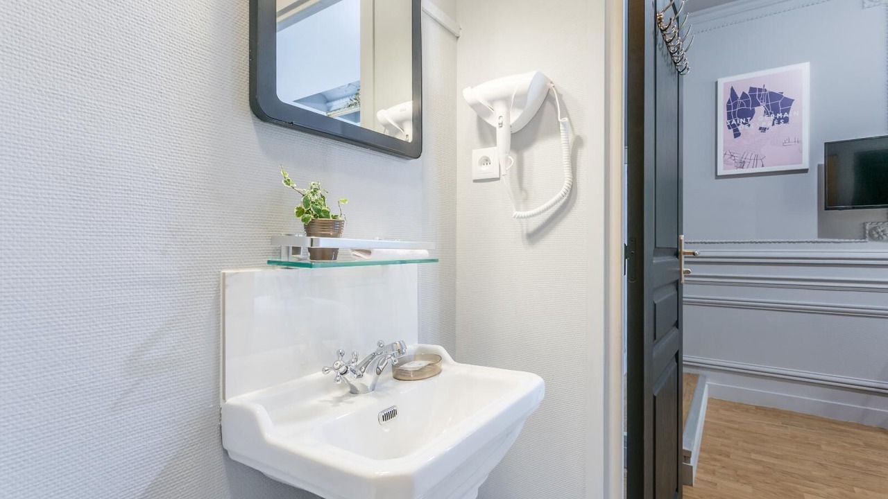 Photo of Bathroom in Madeleine