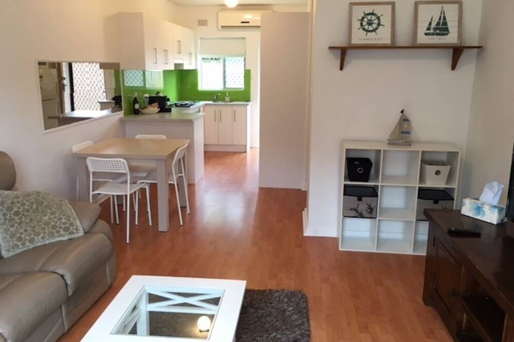 Photo of Livingroom in Largs North