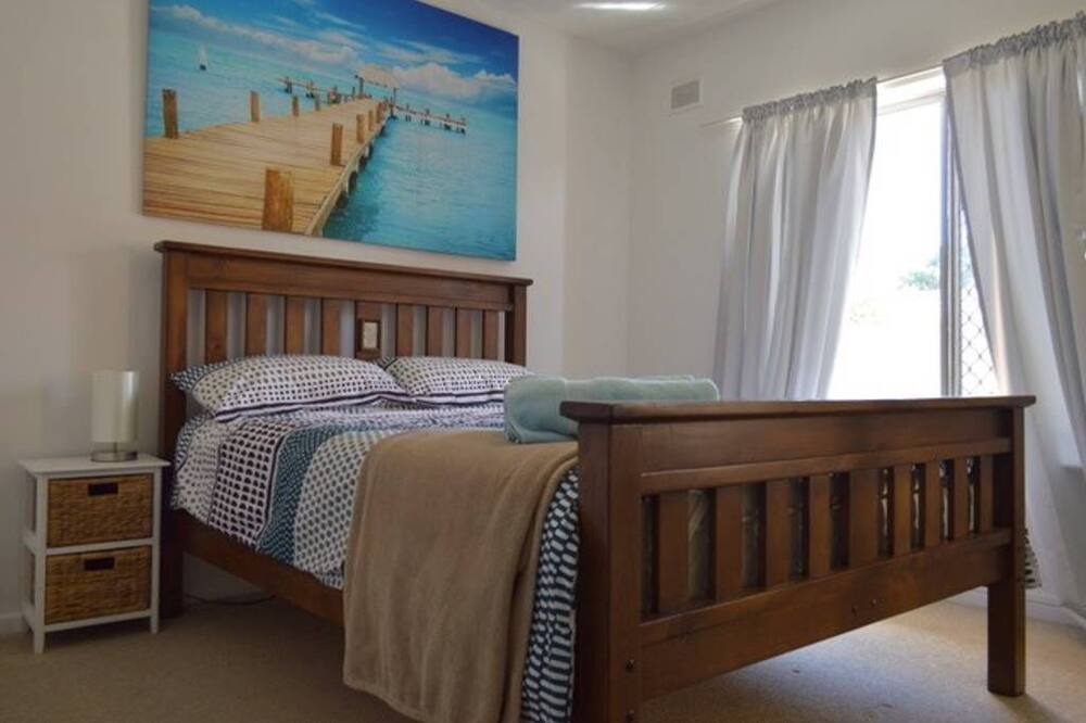 Photo of Bedroom in Largs North