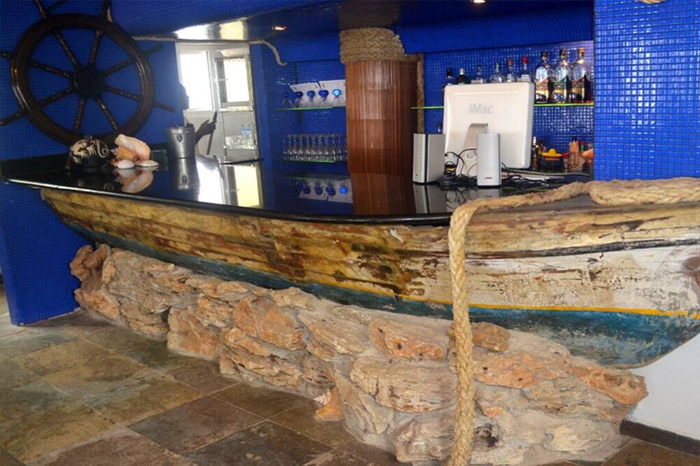 Photo of Outdoor in Calabash Bight
