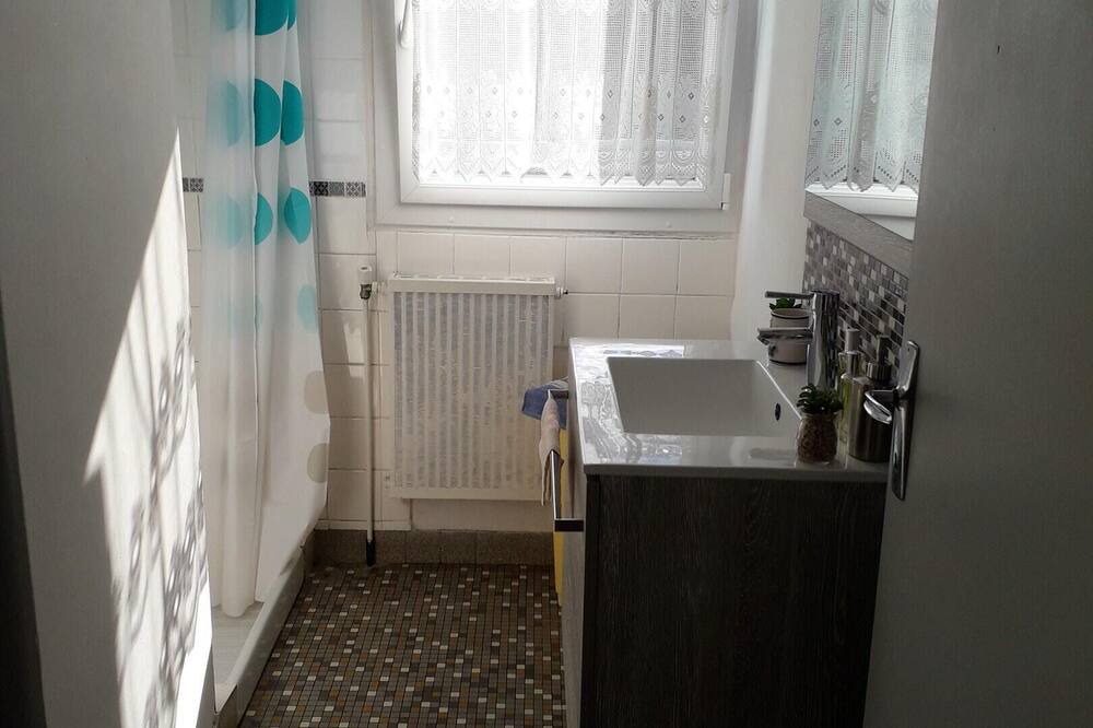 Photo of Bathroom in Loguivy-Plougras